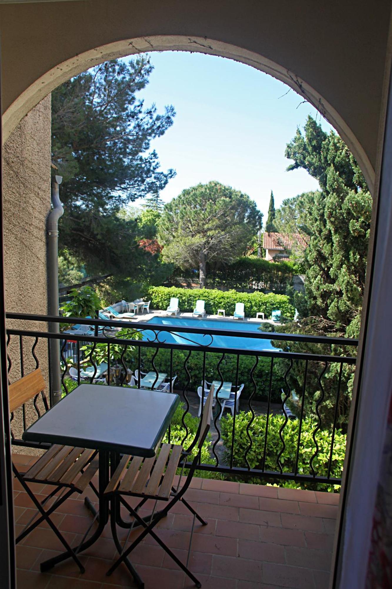 Hotel Le Petit Manoir Logis Les Angles  Exteriér fotografie